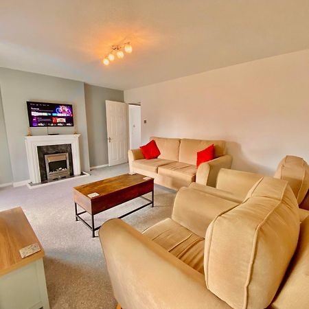 Spacious 3 Bed House, Sleeps 6, Free Parking - 14 Millers Close לאומינסטר מראה חיצוני תמונה